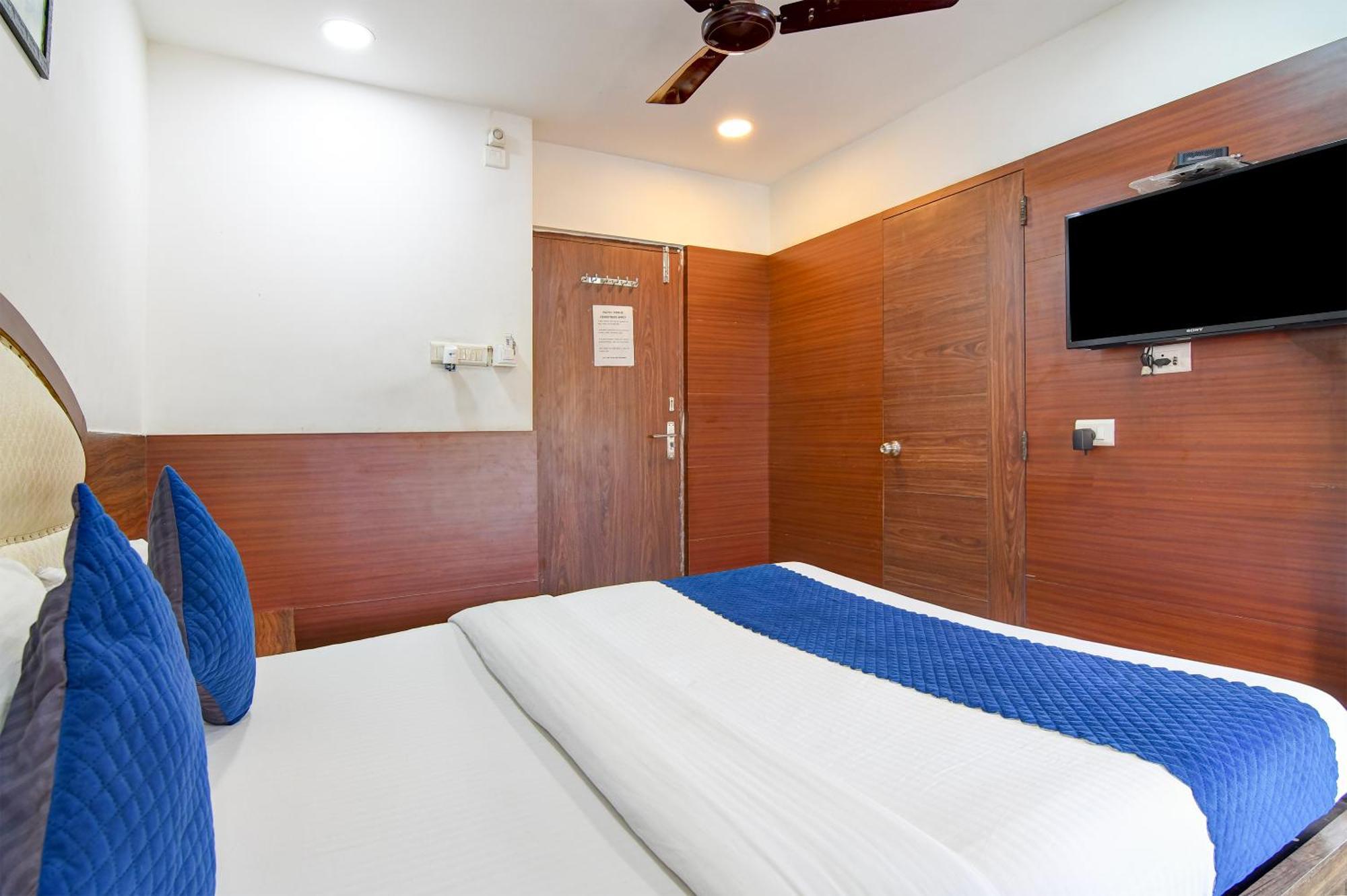 Hotel Q Inn Καλκούτα Εξωτερικό φωτογραφία