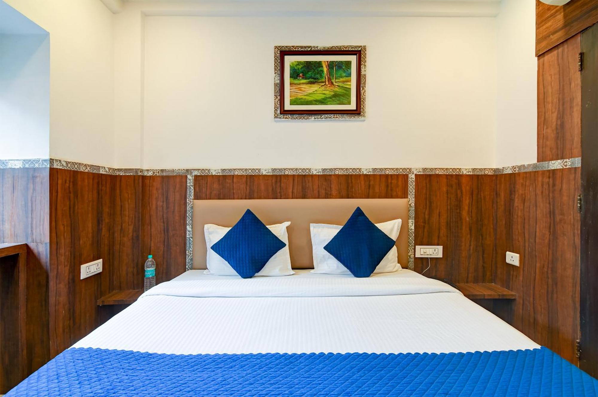 Hotel Q Inn Καλκούτα Εξωτερικό φωτογραφία