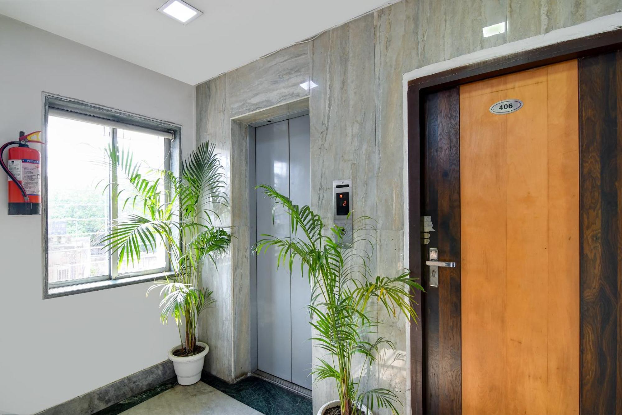 Hotel Q Inn Καλκούτα Εξωτερικό φωτογραφία