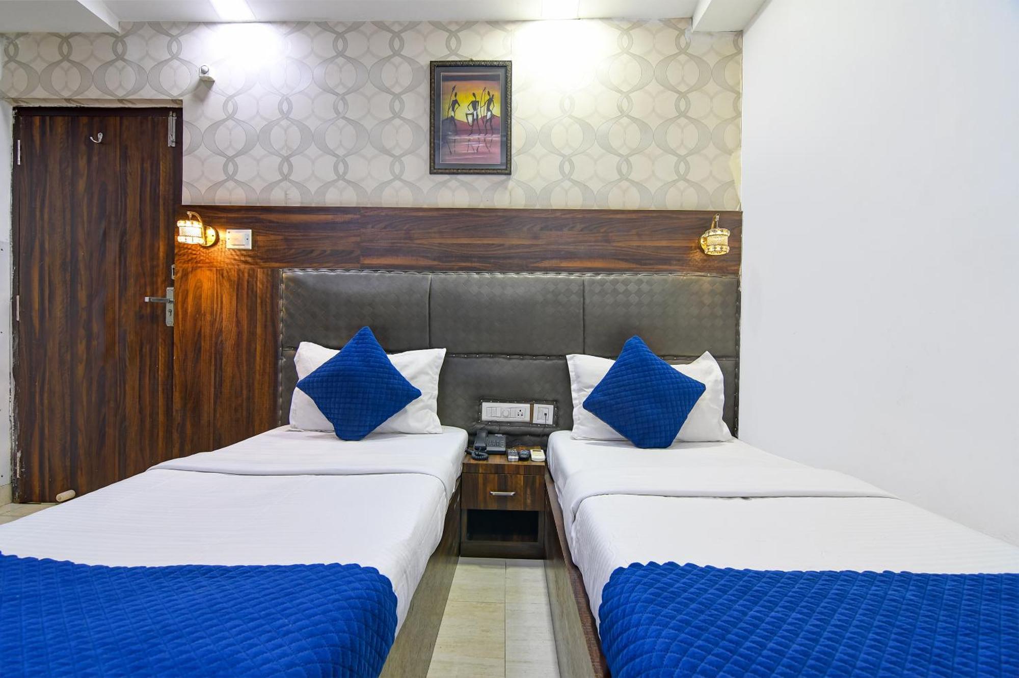 Hotel Q Inn Καλκούτα Εξωτερικό φωτογραφία